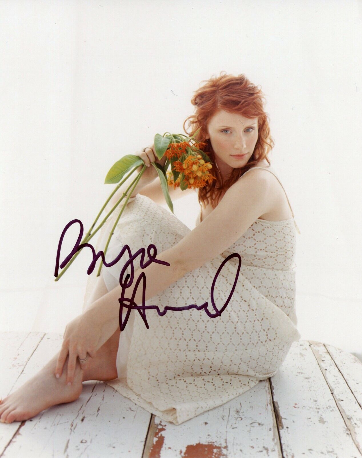 ~~ BRYCE DALLAS HOWARD Authentic Hand-Signed BEAUTIFUL