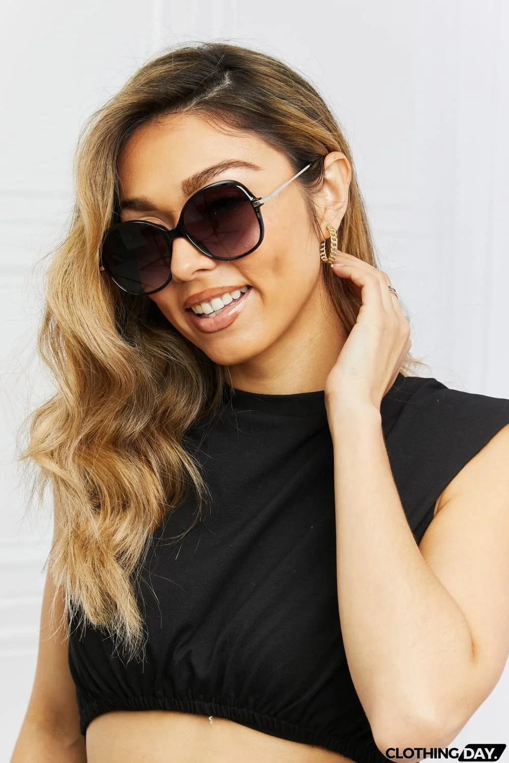 Metal-Plastic Hybrid Full Rim Sunglasses