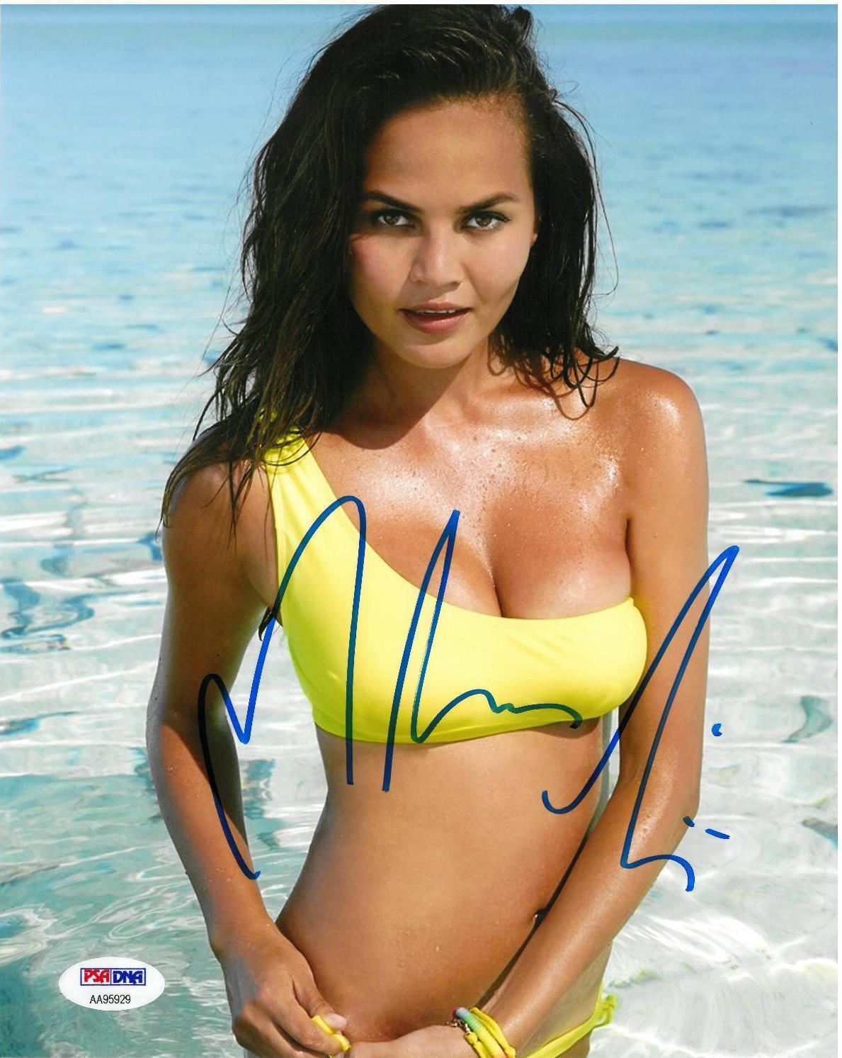 Chrissy Teigen Signed Sexy Authentic Autographed 8x10 Photo Poster painting PSA/DNA #AA95929