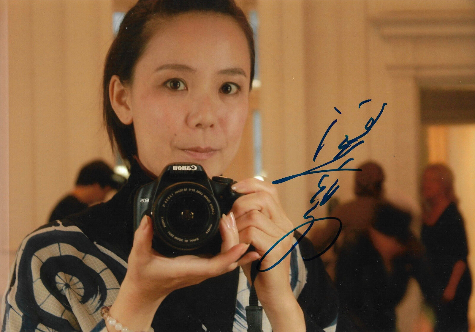 Naomi Kawase Director signed 8x12 inch Photo Poster painting autograph