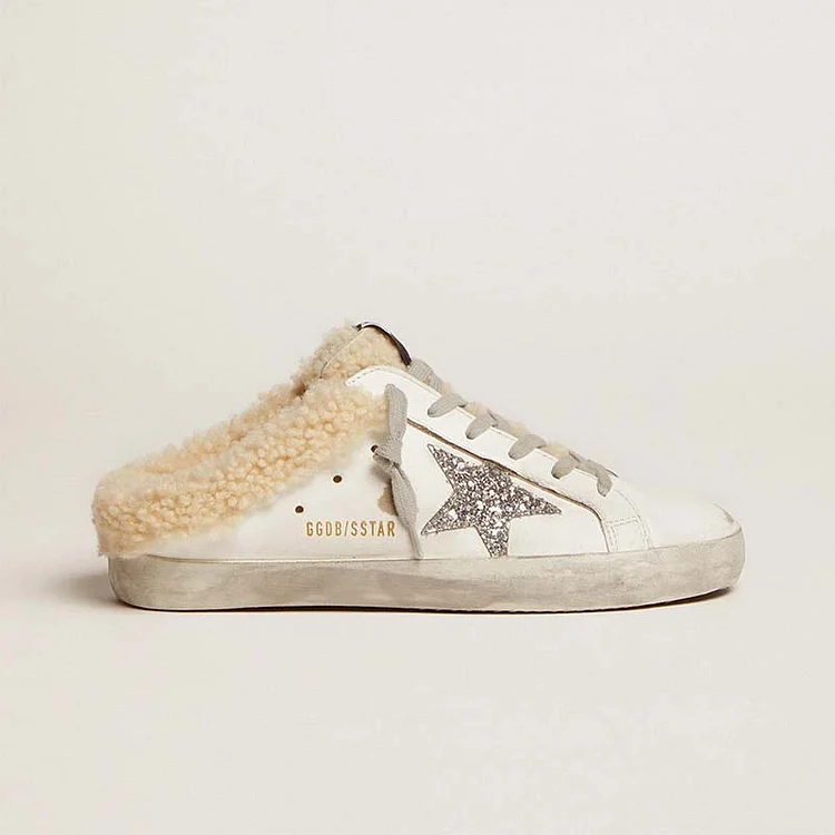 Sabot Mujer Golden Goose Super-Star de piel blanca y forro de borreguito