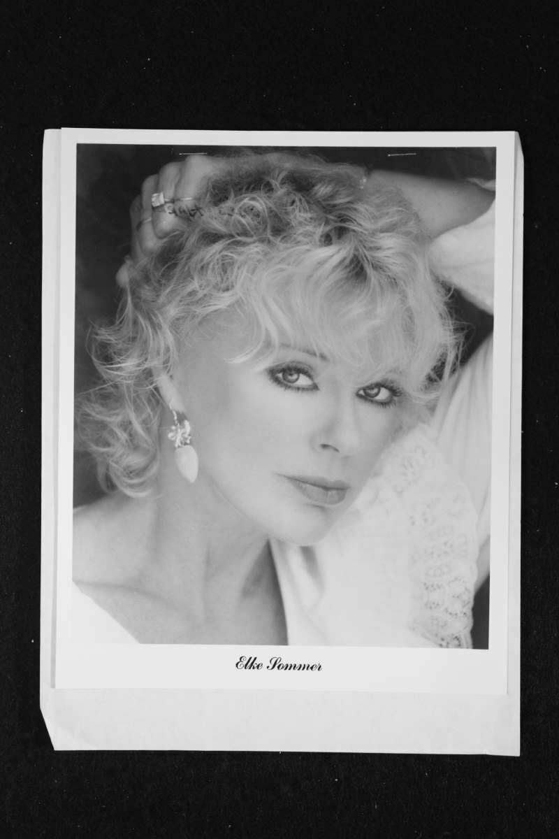 Elke Sommer - 8x10 Headshot Photo Poster painting w/ Resume - A Shot in the Dark