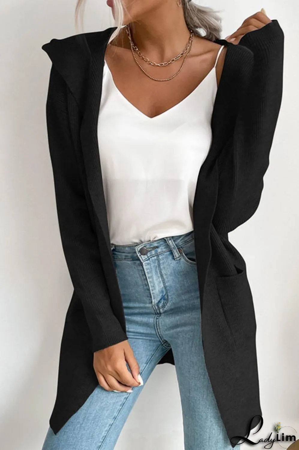 Effortless and Trendy Cardigan