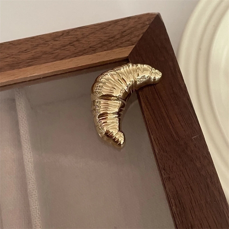 Elegant Pin Flower Imitation Pearl Plating Women’s Brooches