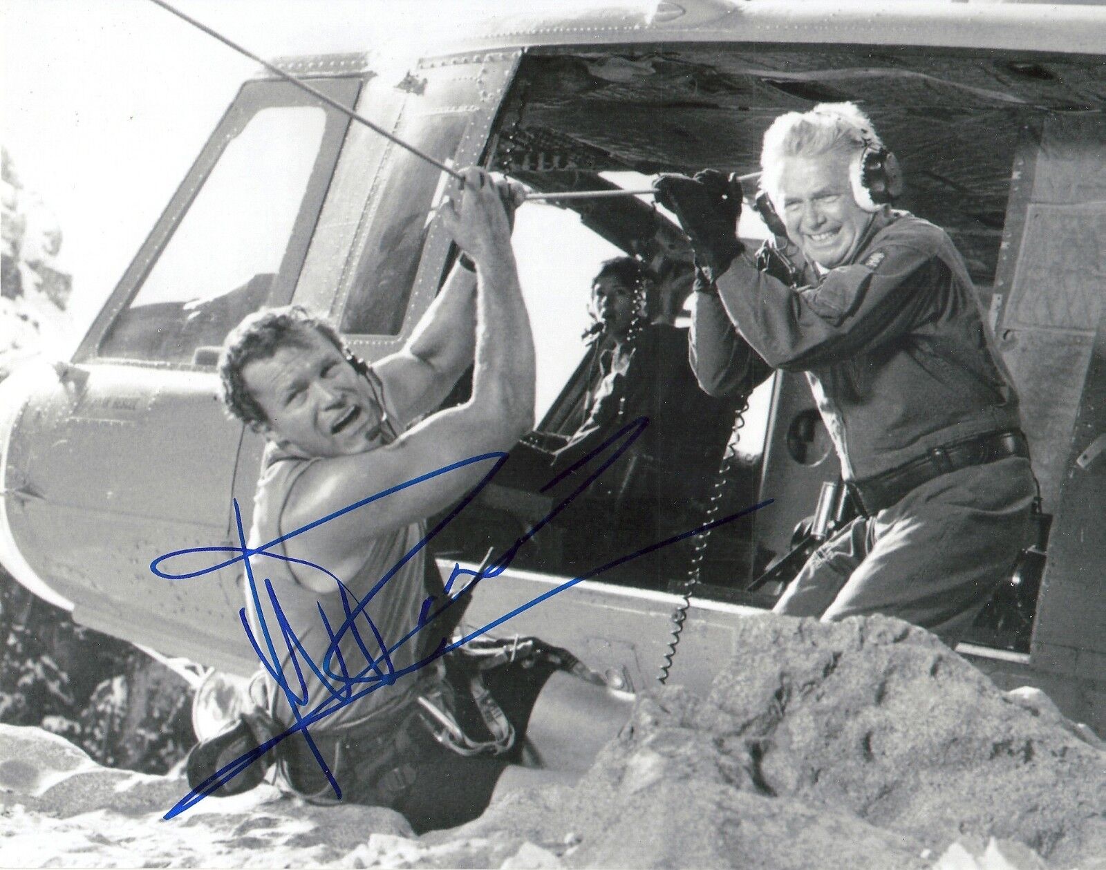 MICHAEL ROOKER 'CLIFF HANGER' HAL TUCKER SIGNED 8X10 PICTURE *COA 3