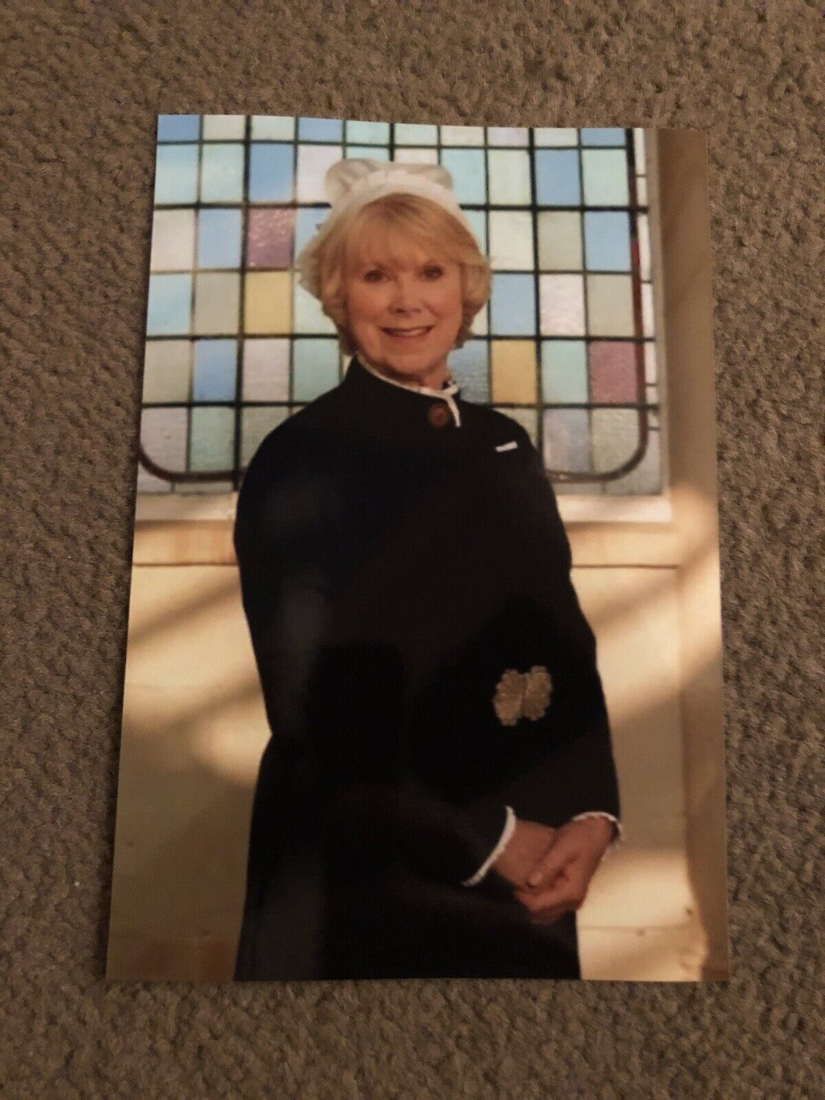 WENDY CRAIG (THE ROYAL) UNSIGNED Photo Poster painting 6x4”