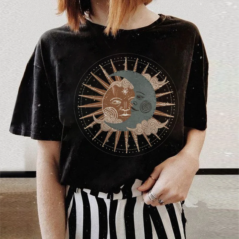   Vintage Sun Moon Printing Women's T-shirt - Neojana