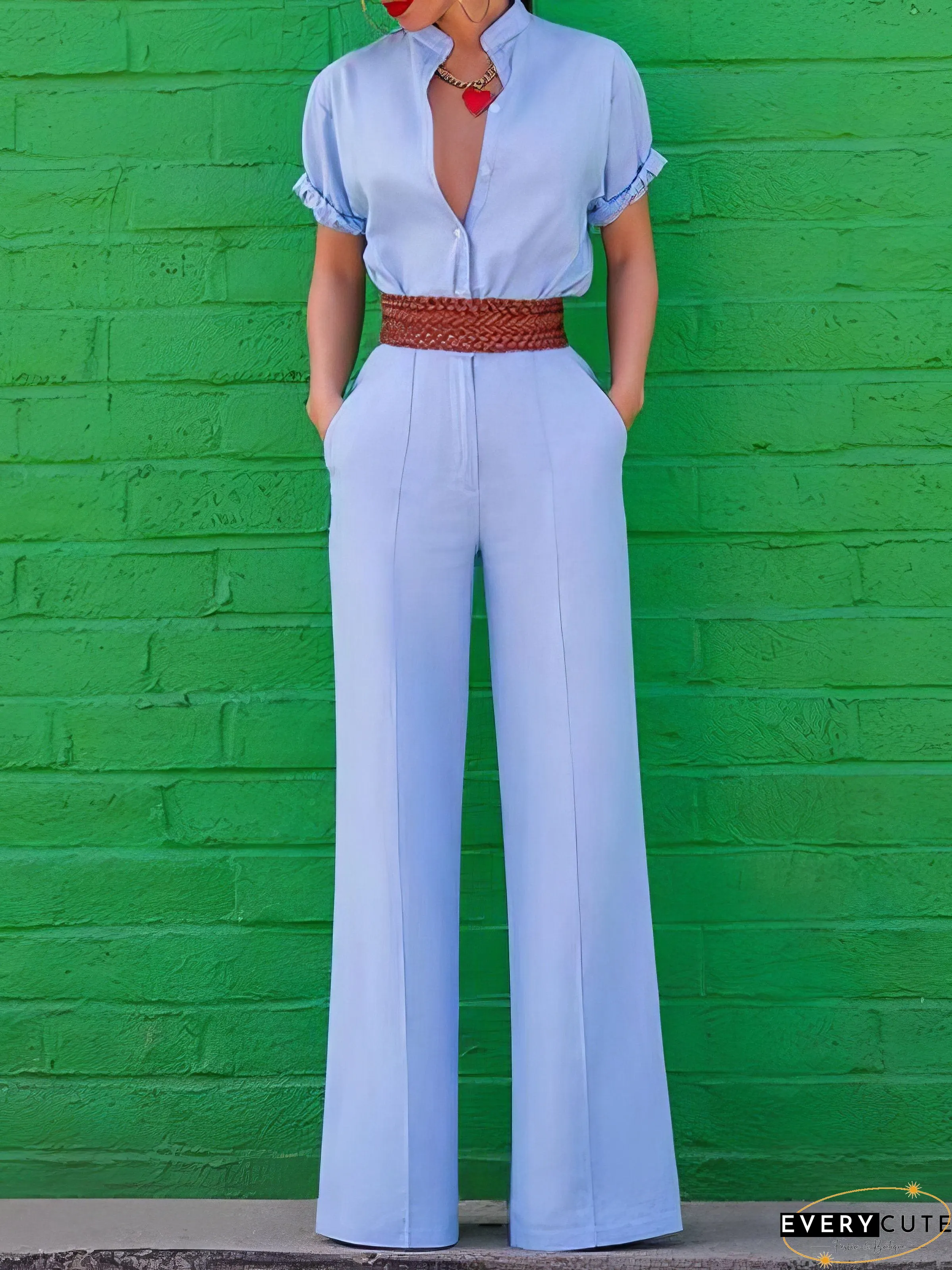 Chic V-neck Short-sleeved Jumpsuit
