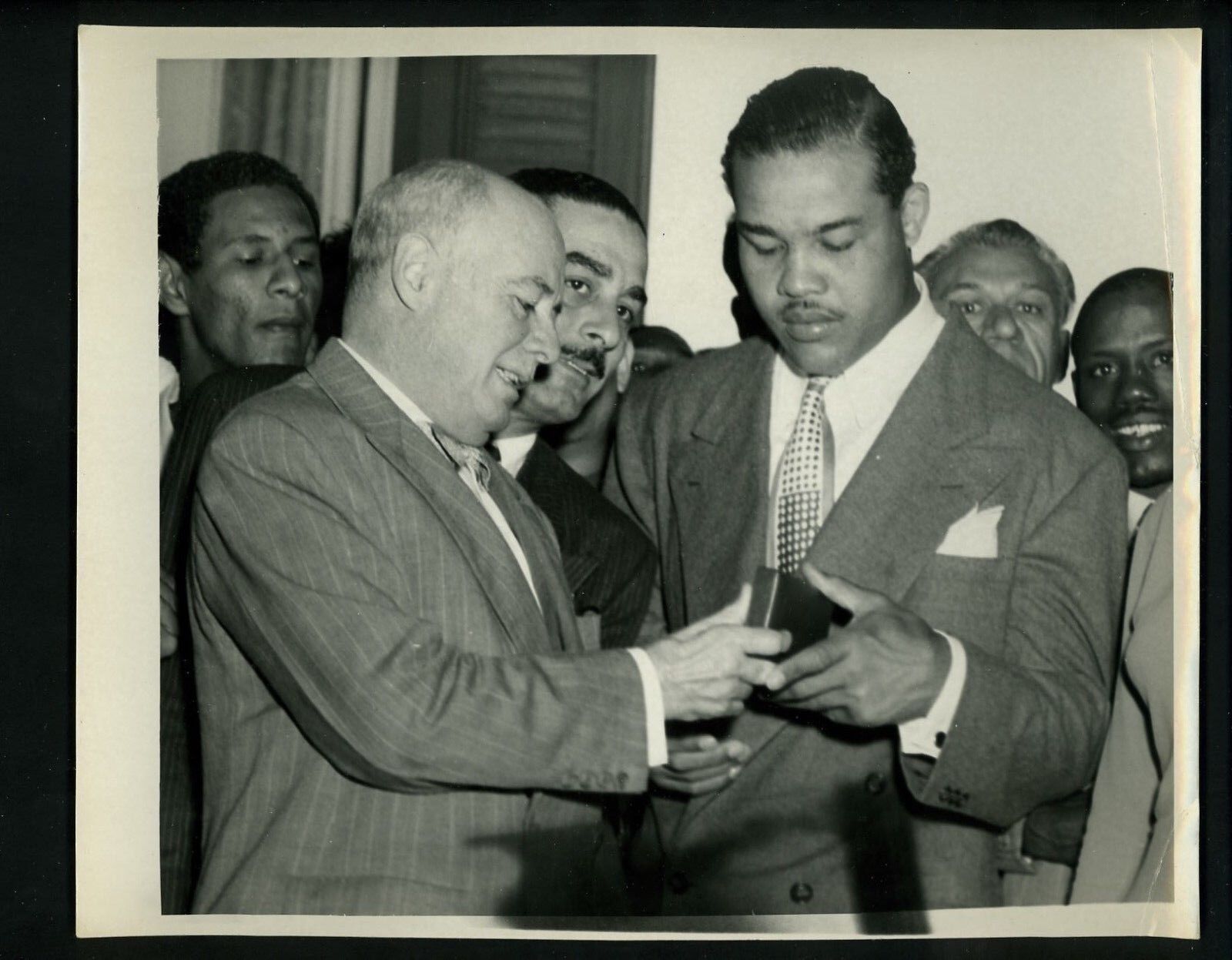 Boxer Joe Louis circa 1950 's Press Original 8 x 10 Photo Poster painting Boxing