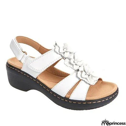 Versatile and light Sandals