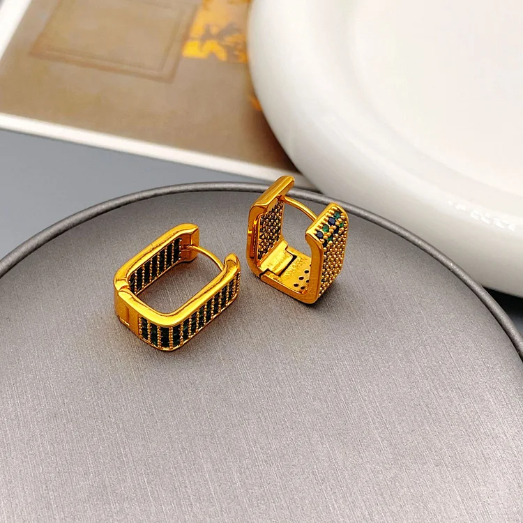 Micro inlaid zircon ear buckle