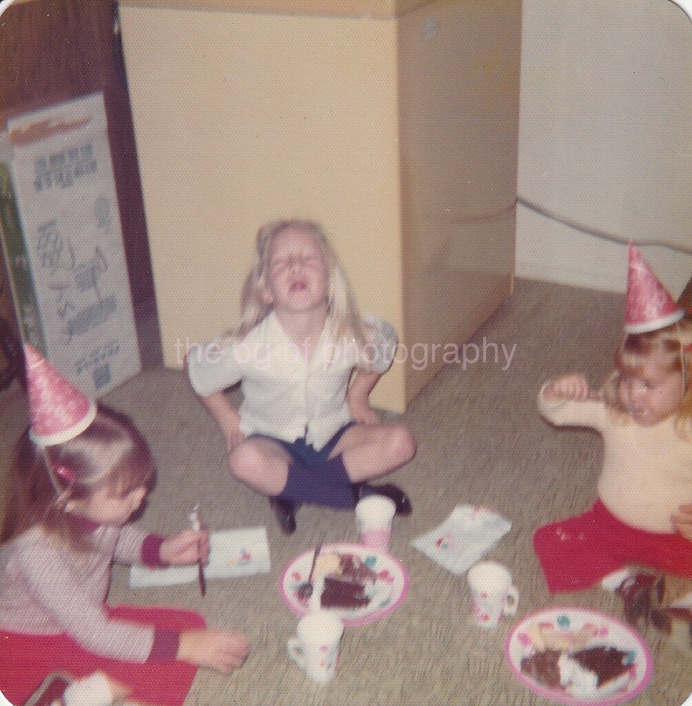 70s Party Girls FOUND Photo Poster paintingGRAPH ColorOriginal BIRTHDAY 91 9 I