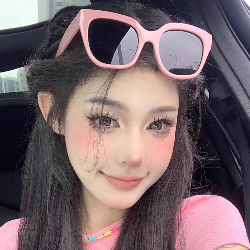 New Pink Ladies Sunglasses Classic Elegant Ultra Light Sunglasses Chattering Internet Popular Hot Sunglasses