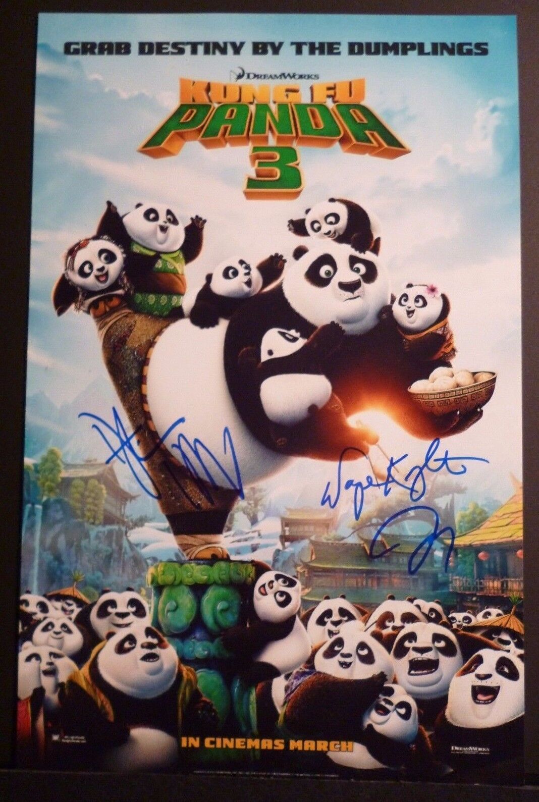 KUNG FU PANDA 3 - Cast(x3) Authentic Hand-Signed DUSTIN HOFFMAN