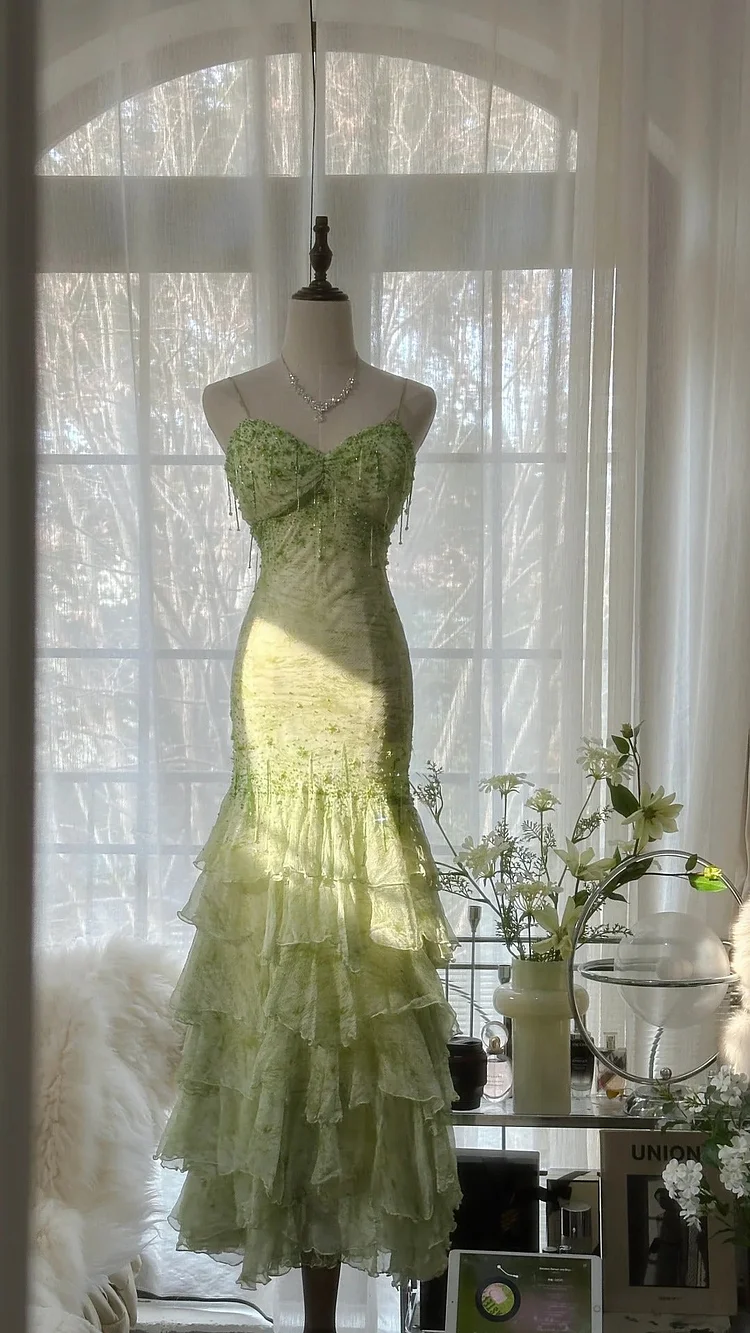 Green Romantic Fashion Elegant Exquisite Beaded Spaetti Straps Tassel Long Chiffon Ruffle Ball Gown Evening Gown Party Dress
