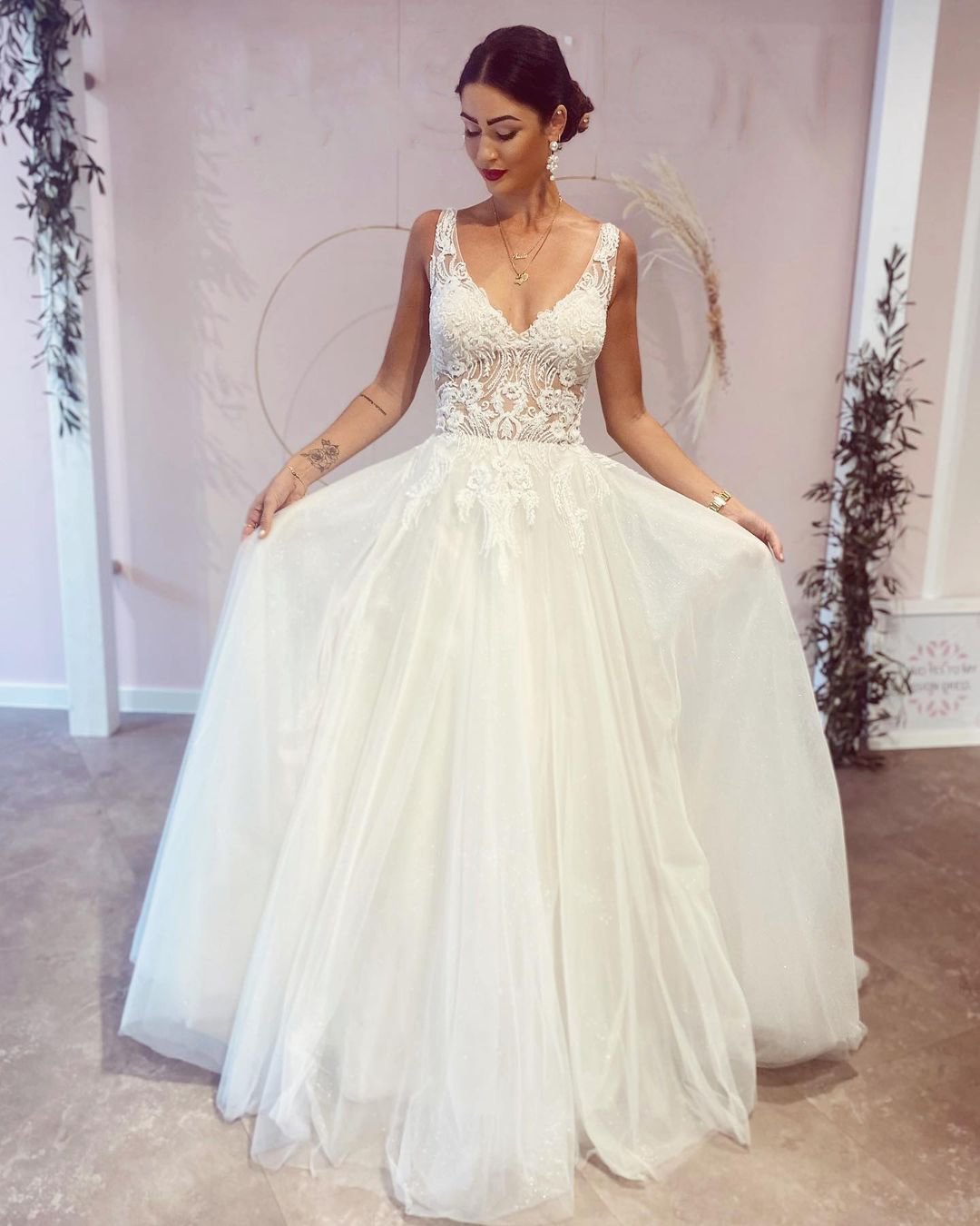 Modest Deep V-neck A-Line Backless Wedding Dress With Appliques Lace | Ballbellas Ballbellas