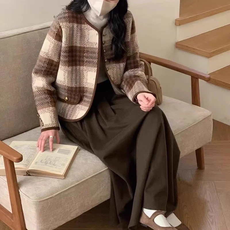 Ueong Station Small Fragrant Plaid Coat Women 2024 Spring, Autumn And Winter New Vintage Cardigan Blouse