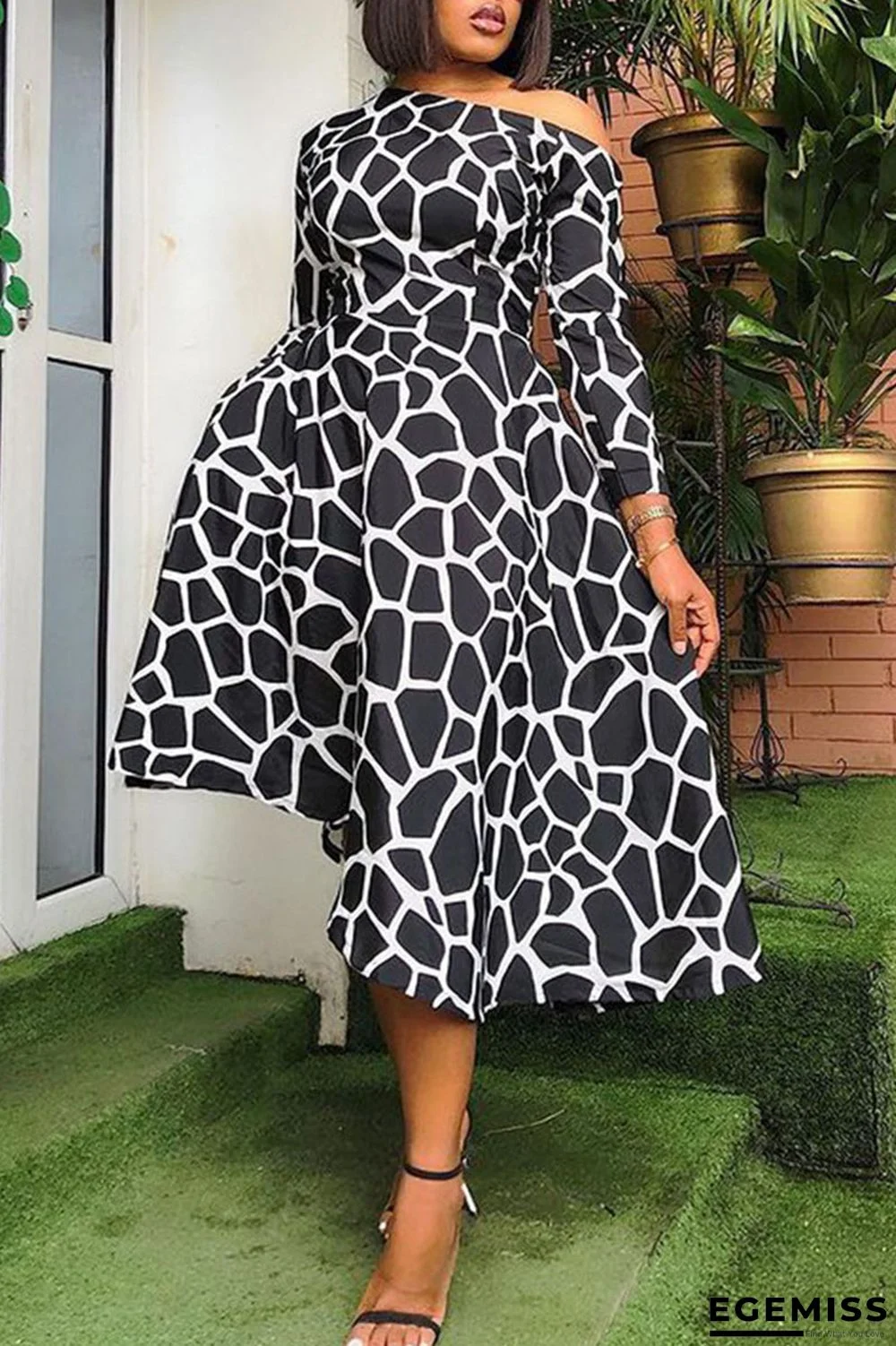 Black And White Casual Print Patchwork Asymmetrical Oblique Collar Irregular Dress Dresses | EGEMISS