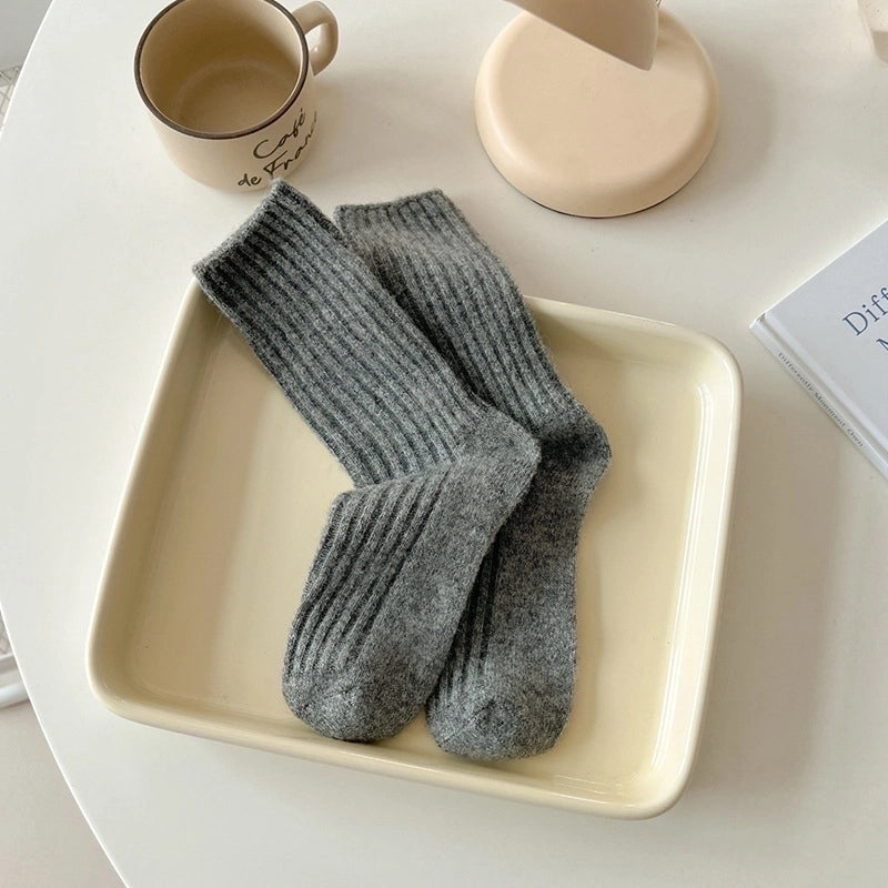 Women’s Socks Autumn And Winter Large Color Thickened Winter Fleece-lined Wool Mid-calf Length Socks Women’s Fashionable Striped Pile Socks