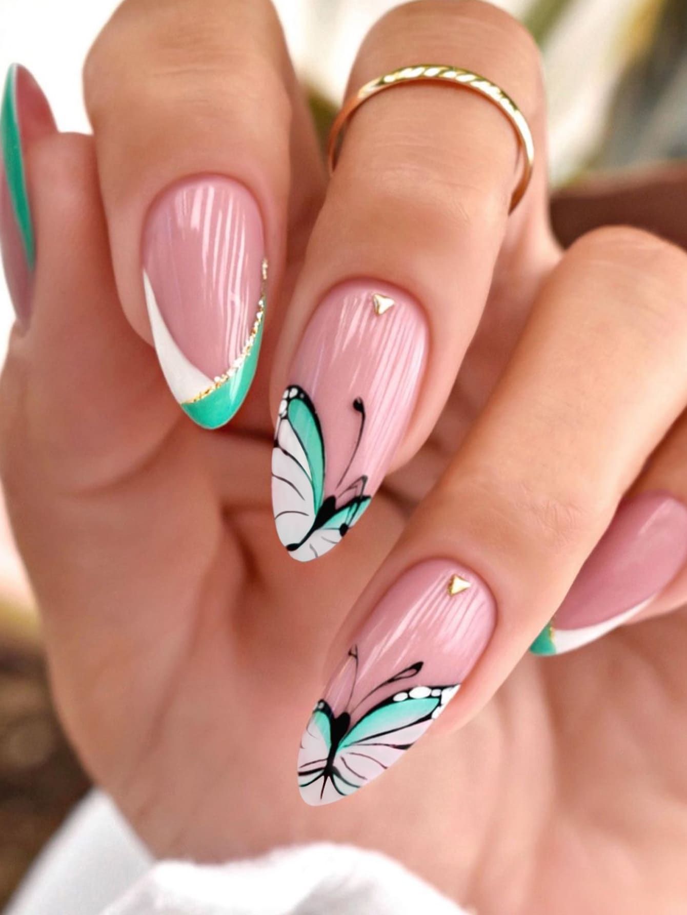 50 Pretty Butterfly Nail Designs To Wear This Season