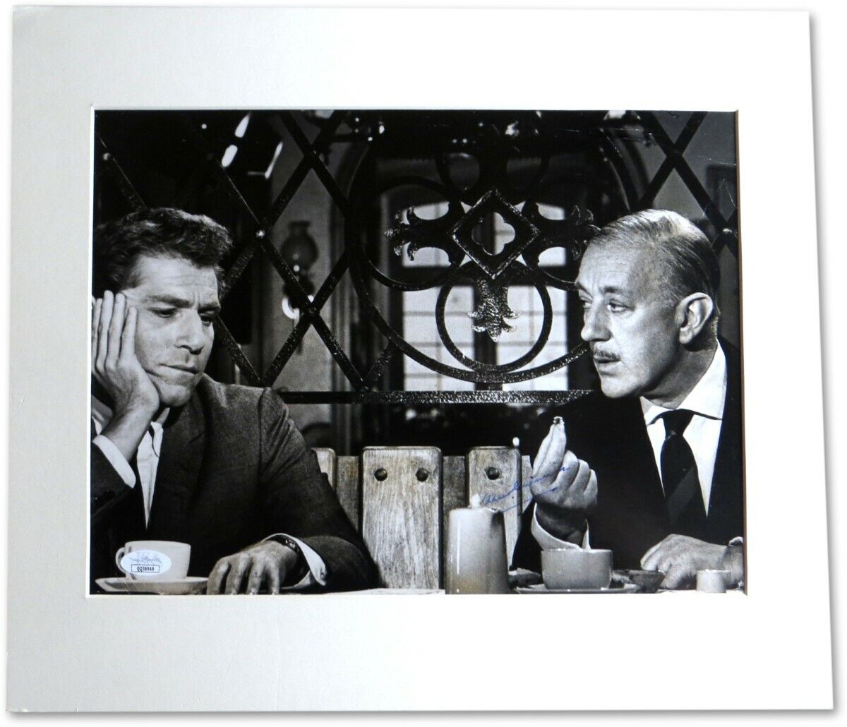 Alec Guiness Signed Autographed Matted Photo Poster painting Vintage Movie Shot JSA QQ36949