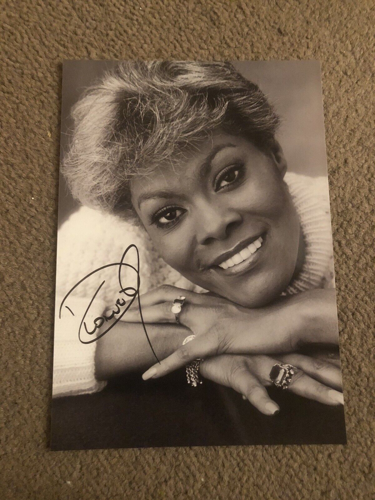 DIONNE WARWICK (SINGER) PRESIGNED Photo Poster painting 7x5”