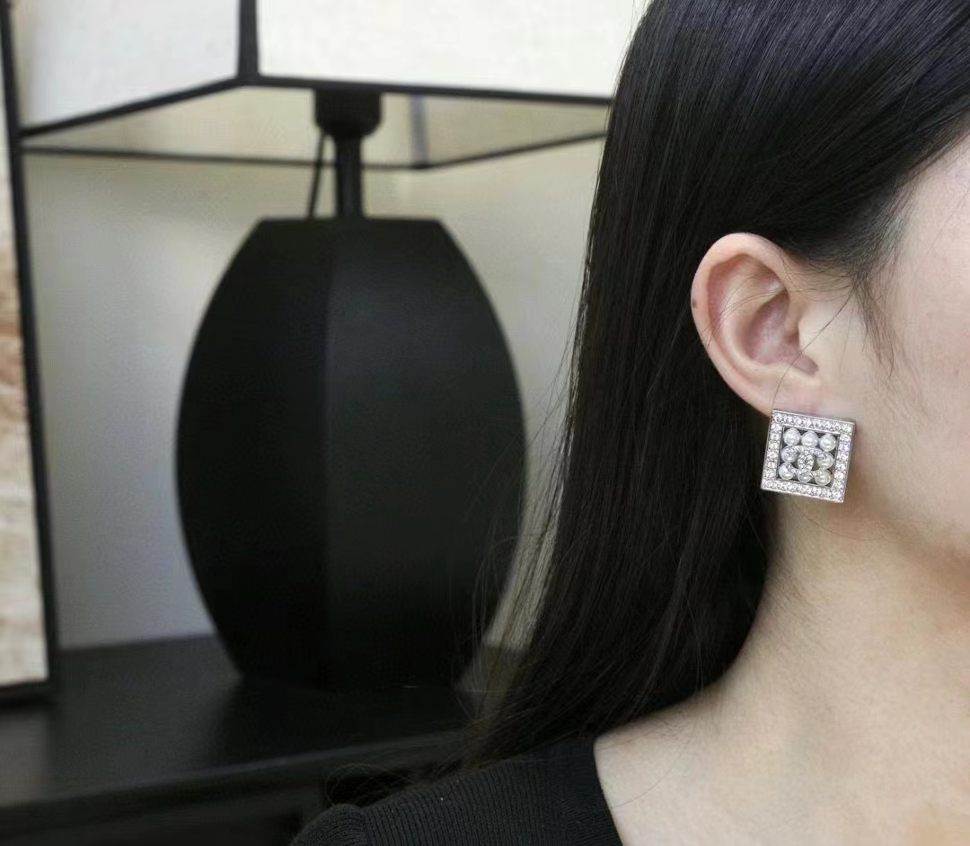 Buy replica Chanel Square Diamond and Pearl Earrings and replica jewelry from PICKS Jewelry