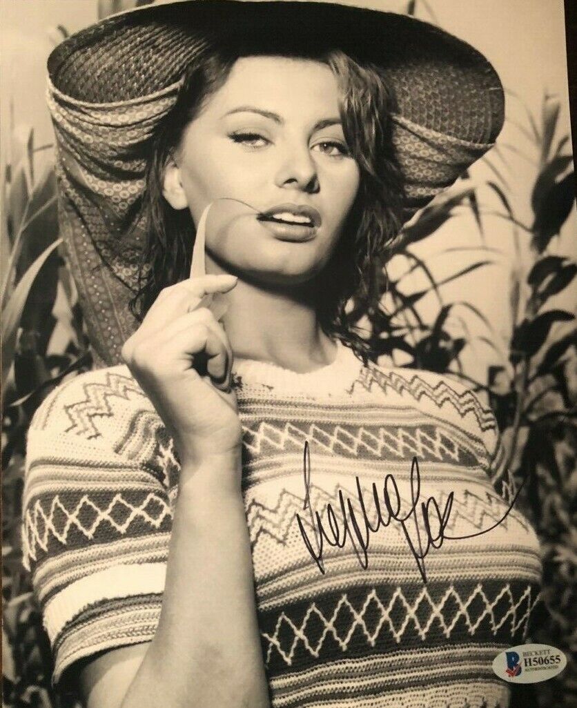 Sophia Loren signed autographed 8x10 Photo Poster painting BECKETT AUTHENTICATED COA