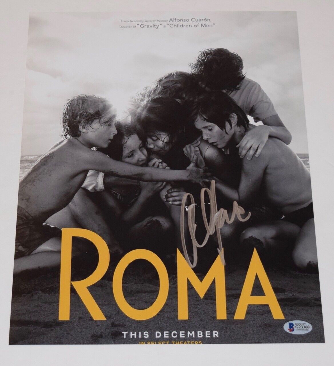 Alfonso Cuaron Signed Autographed 11x14 Photo Poster painting ROMA Director Beckett BAS COA