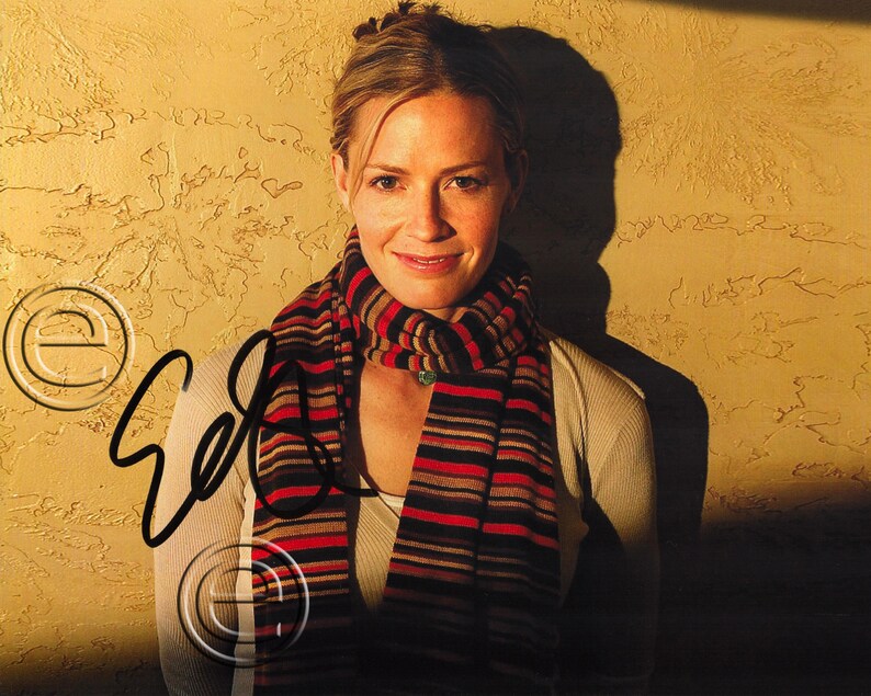 Elisabeth Shue Autographed Signed Photo Poster painting 8 x 10 print Photo Poster painting picture poster wall art autograph