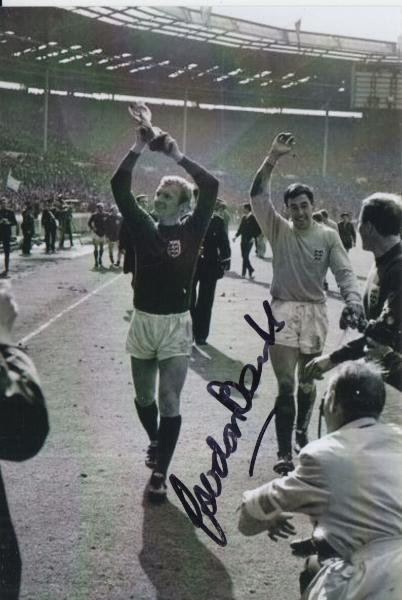 ENGLAND HAND SIGNED GORDON BANKS 6X4 Photo Poster painting STOKE CITY.