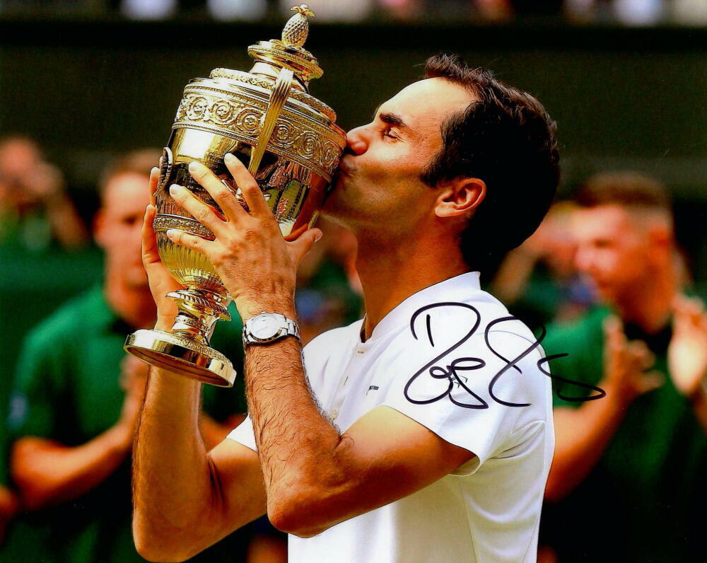 ROGER FEDERER SIGNED AUTOGRAPH 8X10 Photo Poster painting - KISSING TROPHY, GRAM SLAM CHAMPION