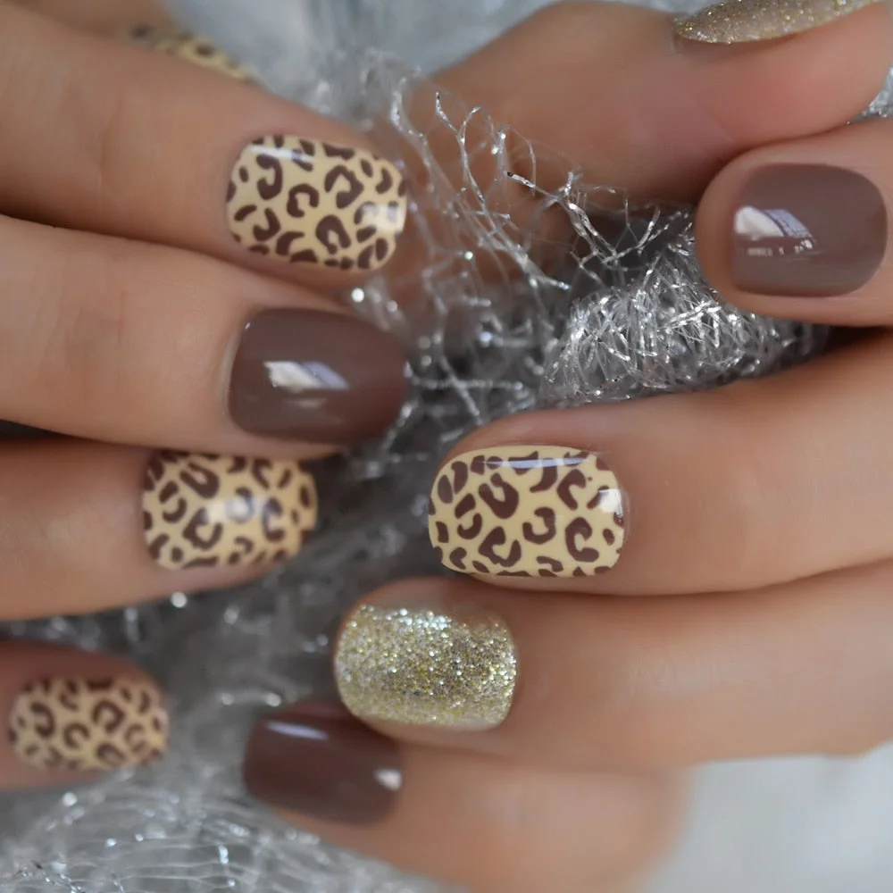 Petie Daily Fake Nails Leopard Pattern Chocolate Round Fingernails Short Gold Glitter Decorative Shimmer Shiny Surface