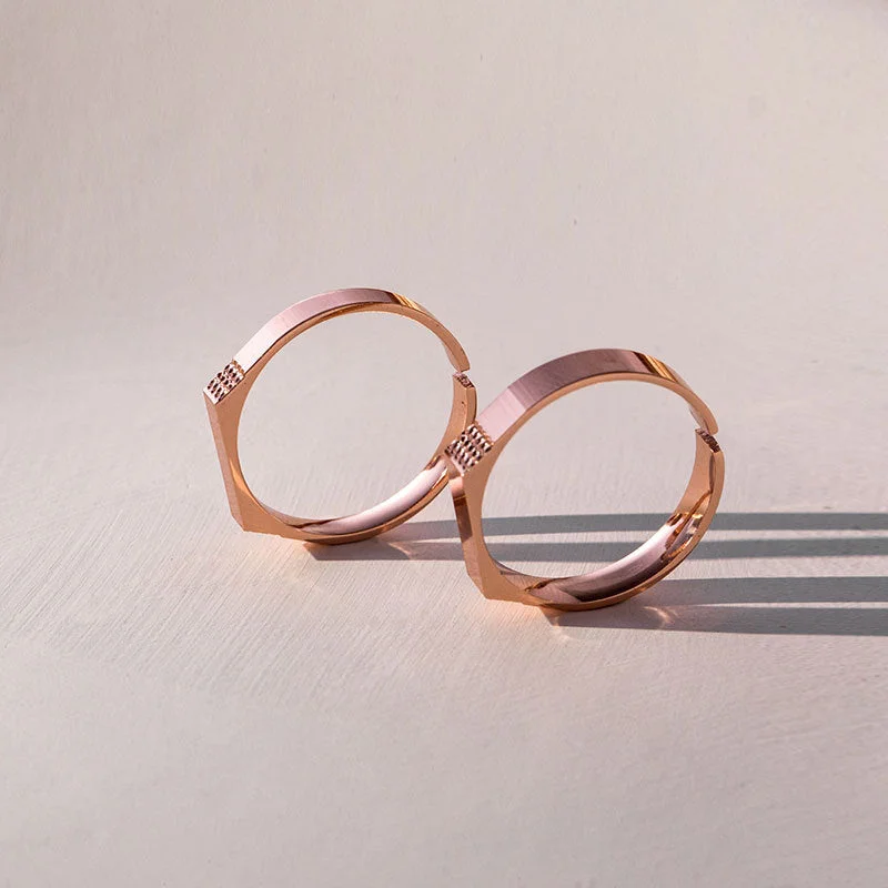Buzzdaisy New Techonolog “IU” Light Projection Ring