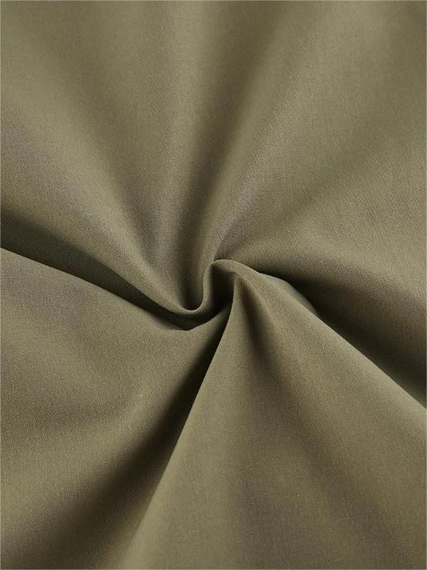 Brownm cargo trousers with straight legs and pockets