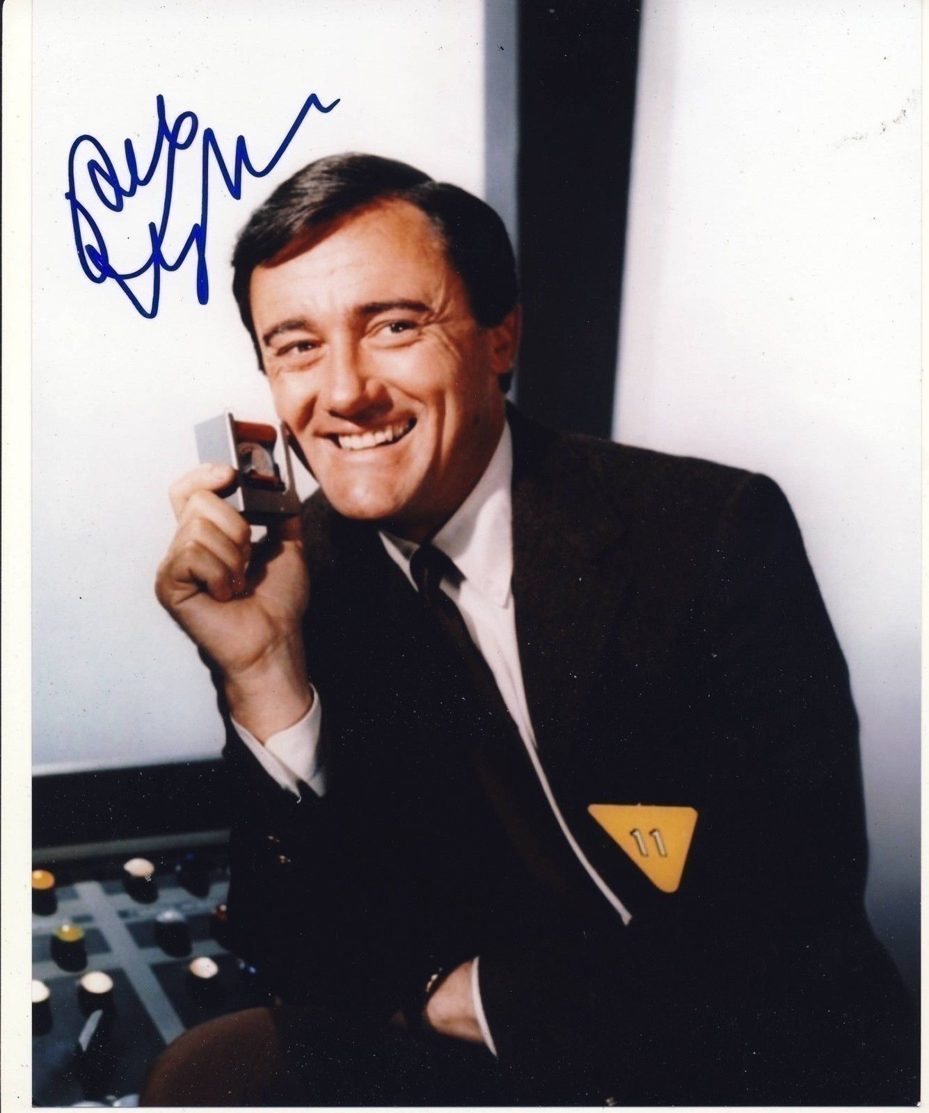 Robert Vaughn Autograph Signed 10x8 Photo Poster painting AFTAL [5074]