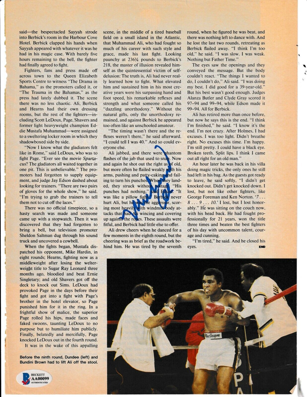 MUHAMMAD ALI Signed Magazine Photo Poster painting w/ Beckett Letter of Authenticity