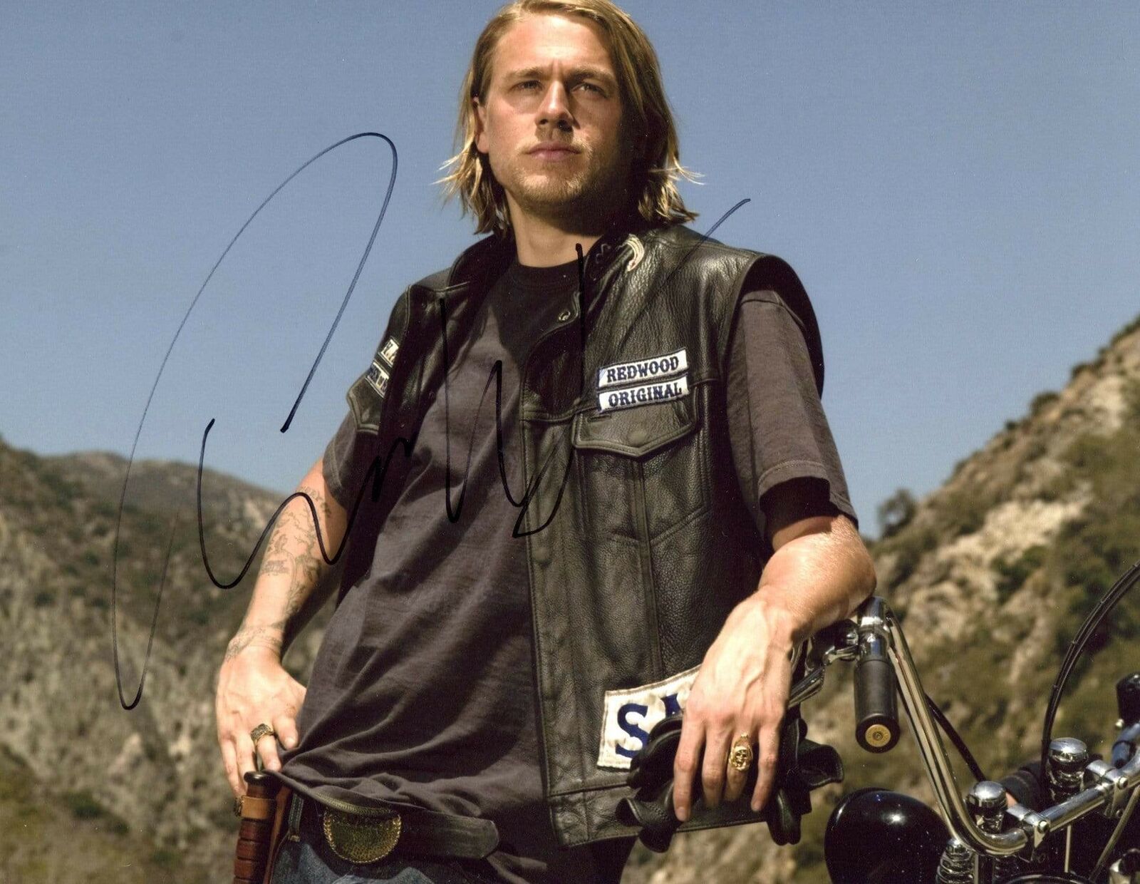 Charlie Hunnam ACTOR autograph, In-Person signed Photo Poster painting