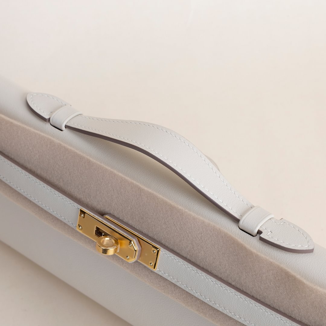 Kelly cut  Swift CC10 Craie GHW