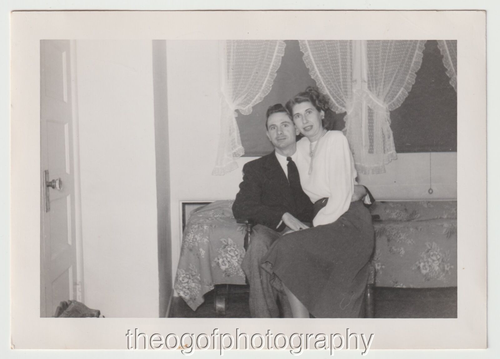 1940's COUPLE Found Photo Poster painting Vintage b + w Photo Poster paintingGRAPHYP 22 36