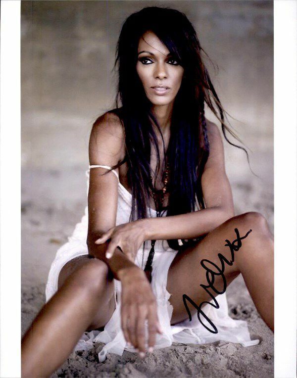 Judith Shekoni authentic signed celebrity 8x10 Photo Poster painting W/Cert Autographed 2616b