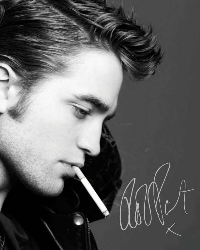 Robert Pattinson Autograph Signed Photo Poster painting Print