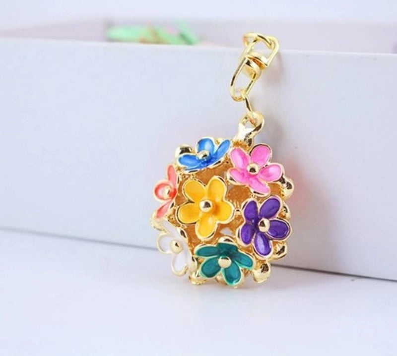 Cute Flower Alloy Women’s Keychain