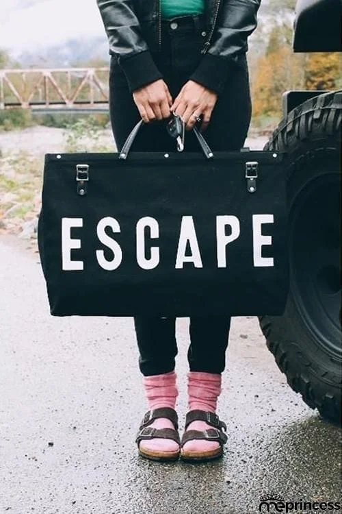 Letter Leather Buckle Travel Bag