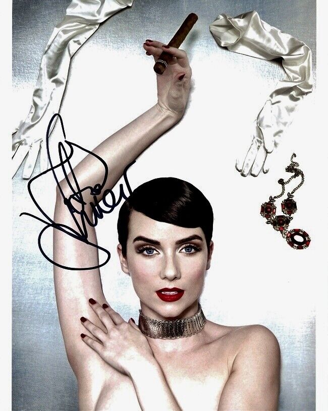 VICTORIA SUMMER Signed Photo Poster painting - The Zombie Diaries