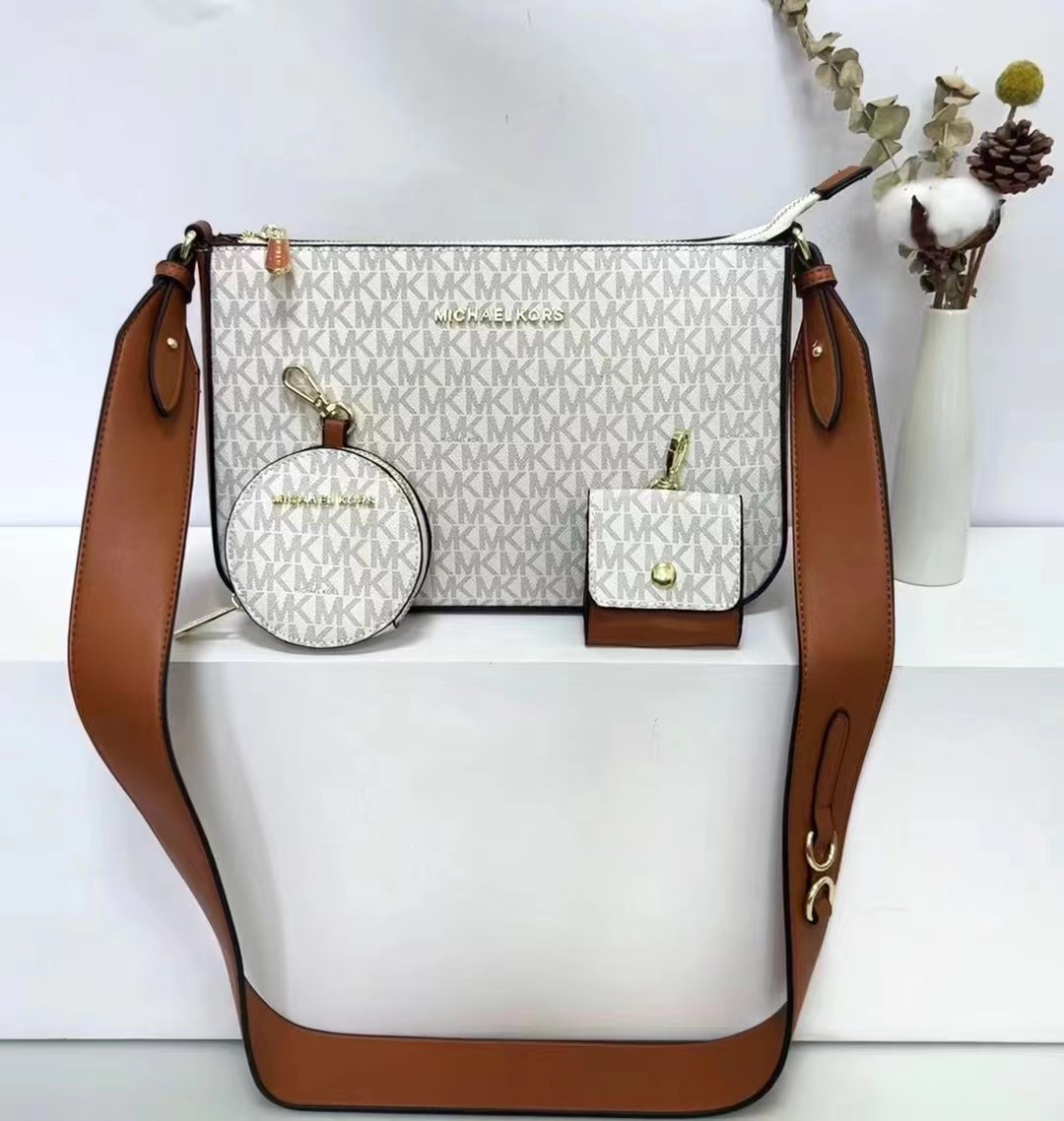 【🔥🔥🔥Factory direct sales】2023 latest MICHAEL KORS   Jet Set Travel Classic Presbyopia 3-in-1 Shoulder Bag Crossbody Bag Women - Middle East Sale💥💥💥