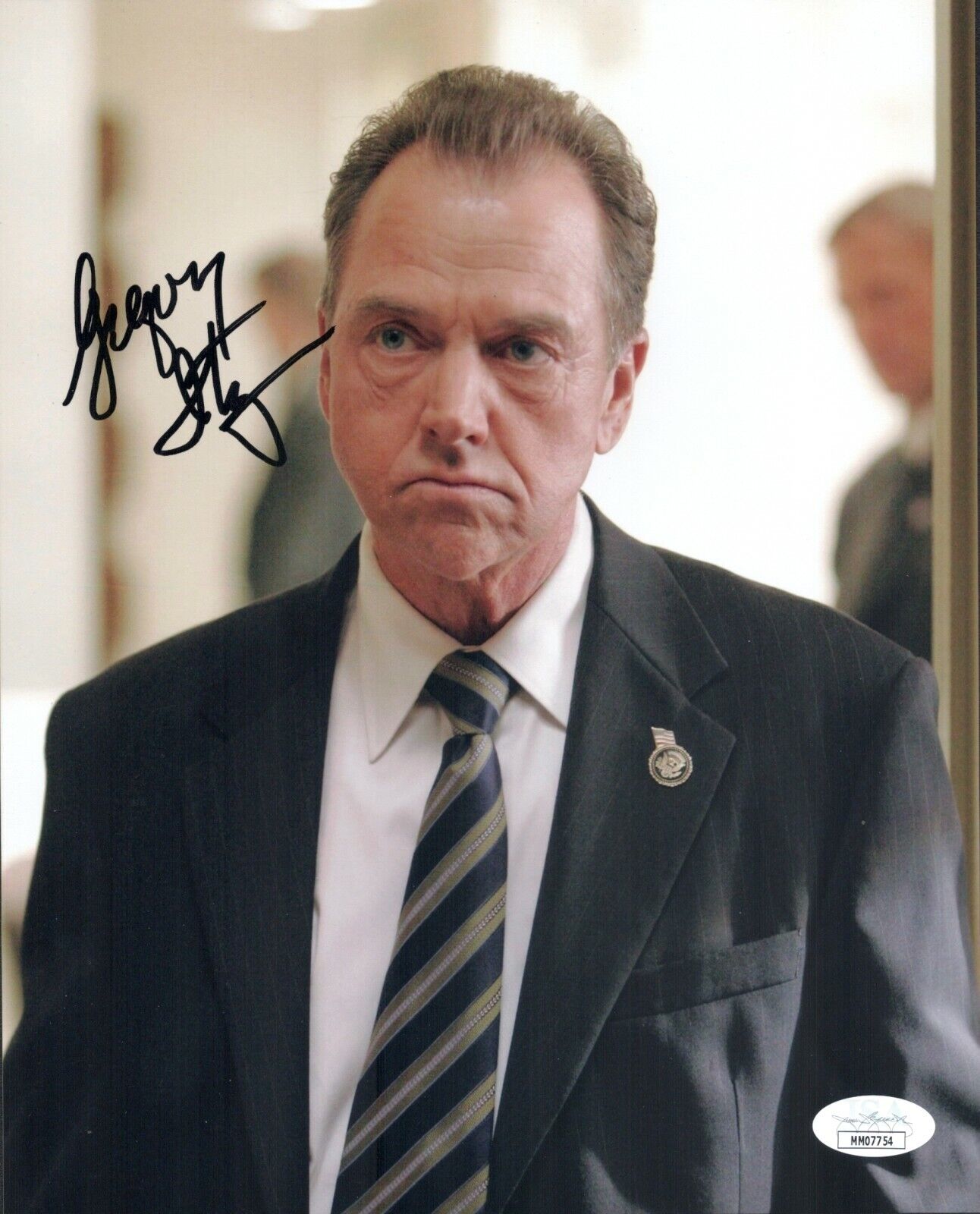 GREGORY ITZIN Signed KIEFER SUTHERLAND's 24 8x10 Photo Poster painting Autograph JSA COA