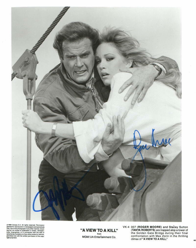 ROGER MOORE TANYA ROBERTS SIGNED AUTOGRAPH 8X10 Photo Poster painting JAMES BOND A VIEW TO KILL