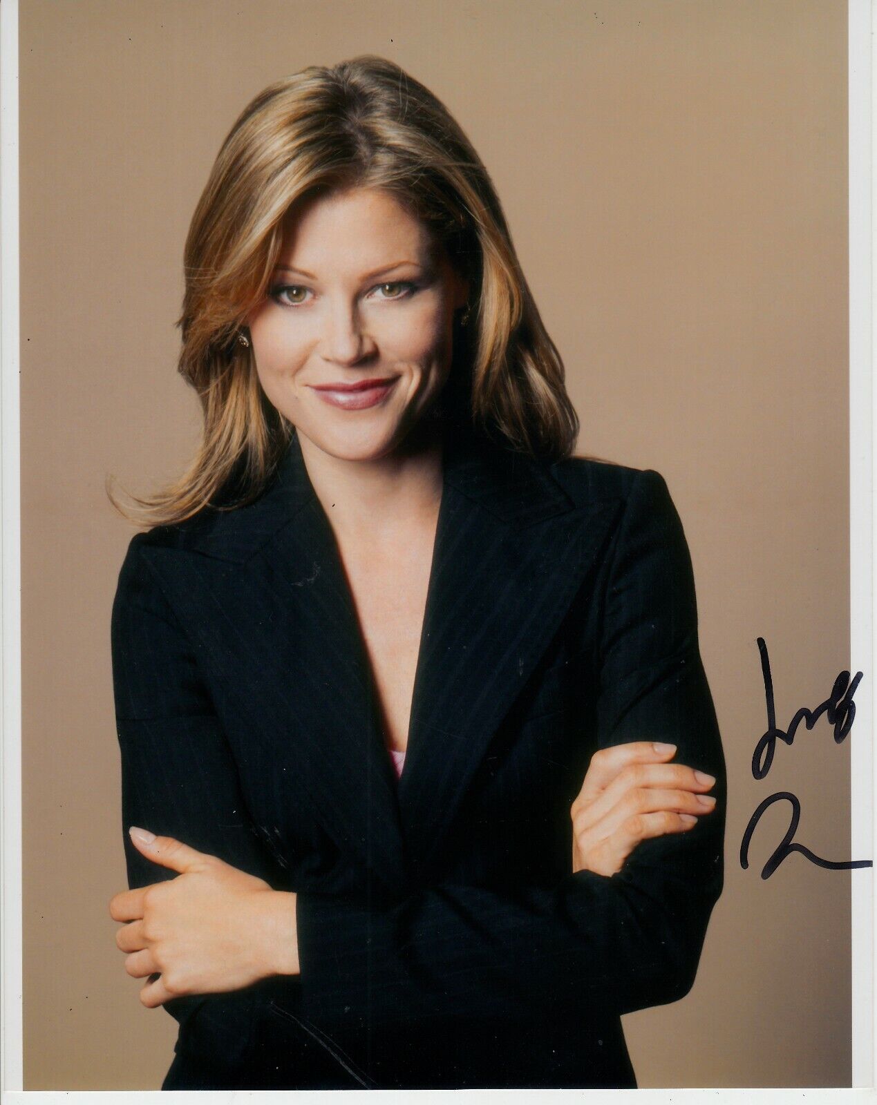 JULIE BOWEN SIGNED MODERN FAMILY Photo Poster painting UACC REG 242 (6)