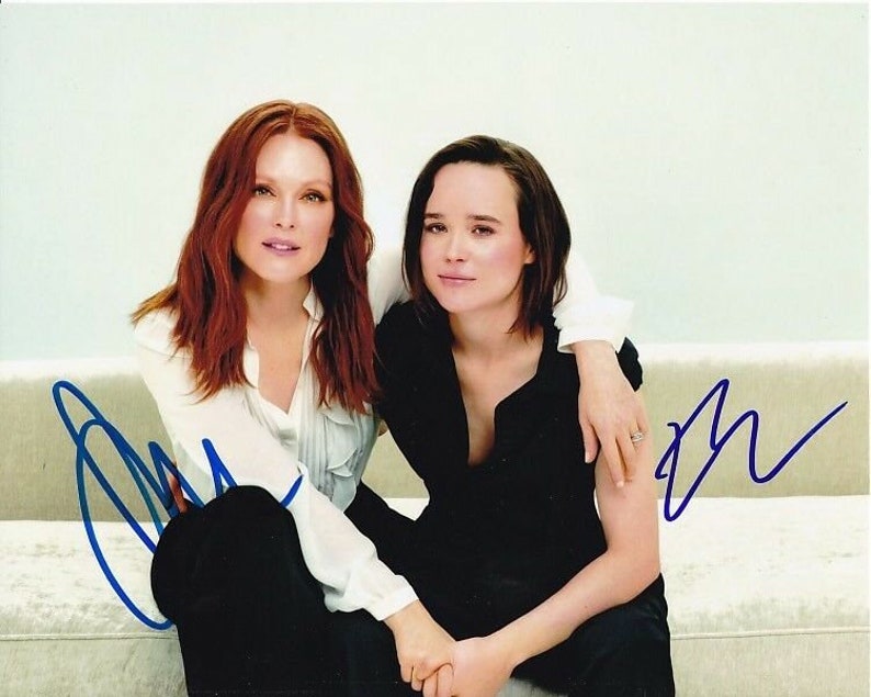 Julianne moore and ellen elliot page signed autographed held Photo Poster painting